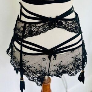 AGENT PROVOCATEUR SANDRA Garter Belt/Suspender AP 3 RARE